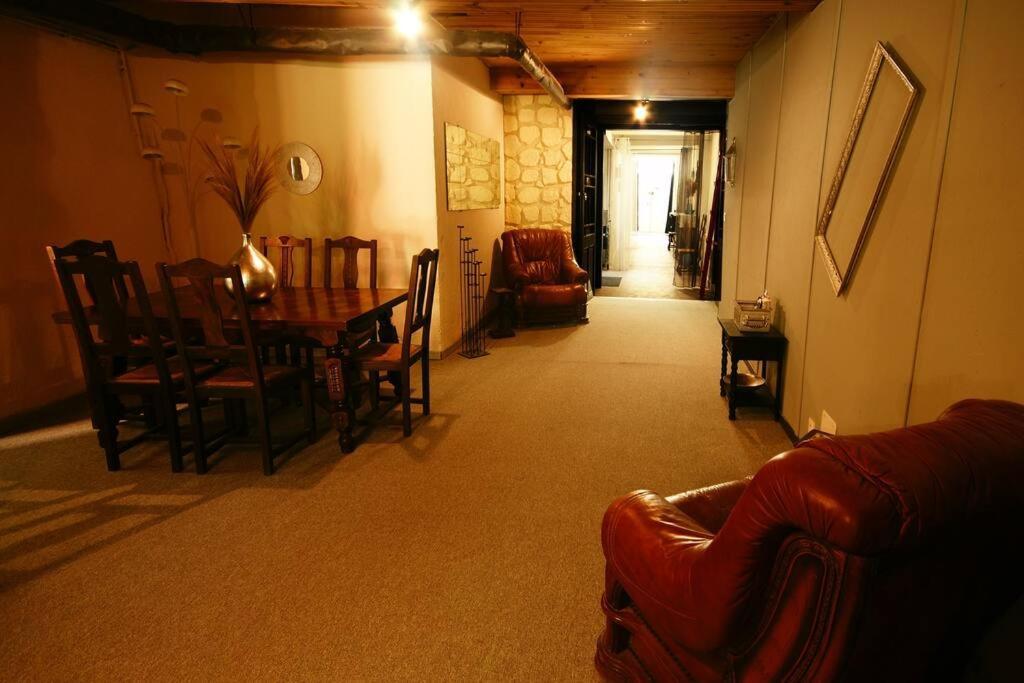 Chambre Dans Maison De Ville - 2 Personnes Олорон-Сент-Марі Екстер'єр фото